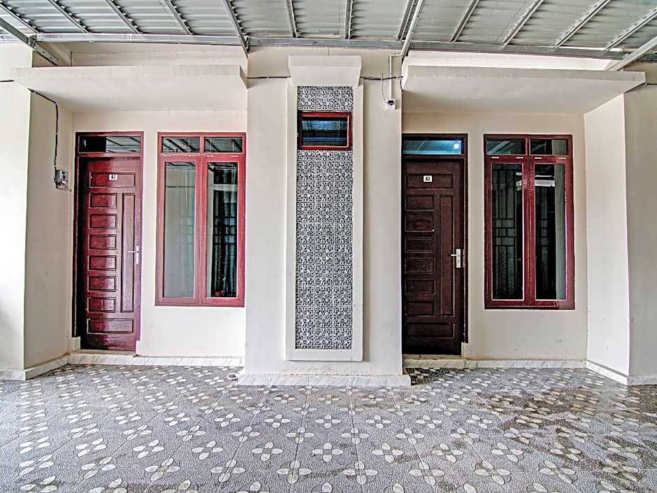 OYO 92176 Sandira Syariah