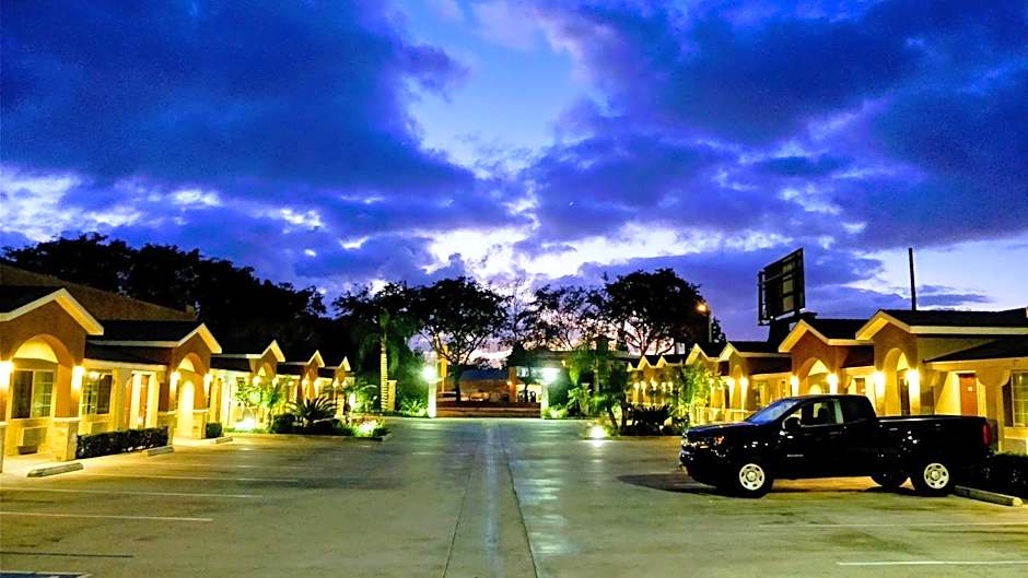 West Coast Inn Santa Ana