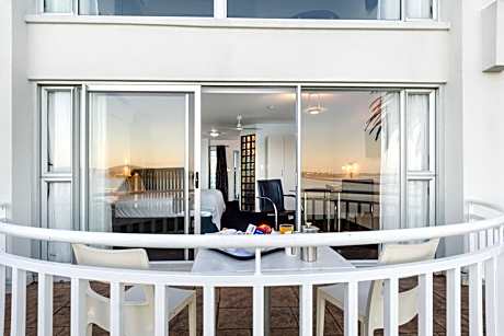 Executive Waterfront King Suite with Patio