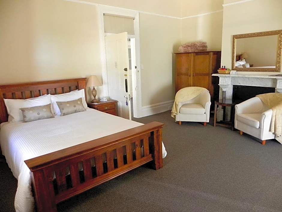 Photo 1 of 7 of Suite