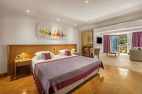 One-Bedroom Apartment with Sea View