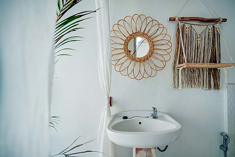 Woywoy Escape Bresela Adults Only