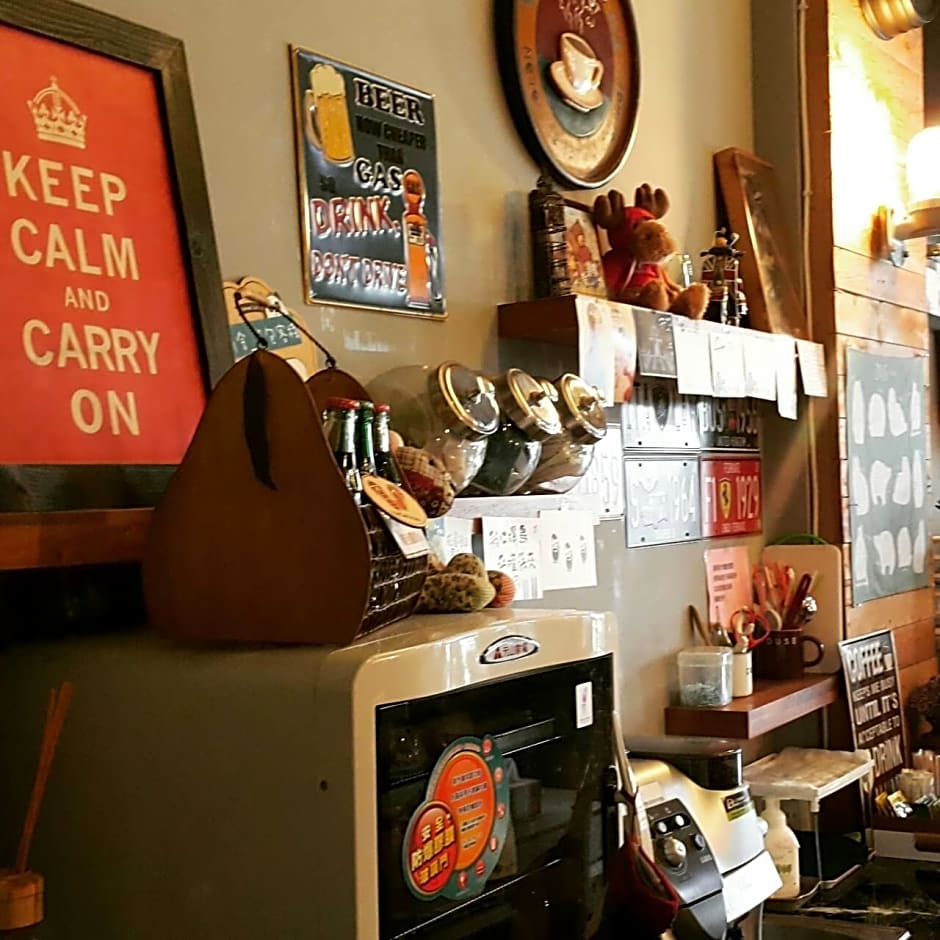 角舍背包客棧 -近火車站