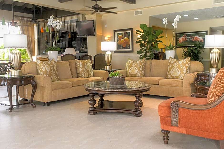 Comfort Suites Paradise Island