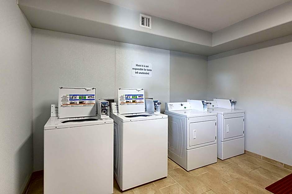 Motel 6-Show Low, AZ