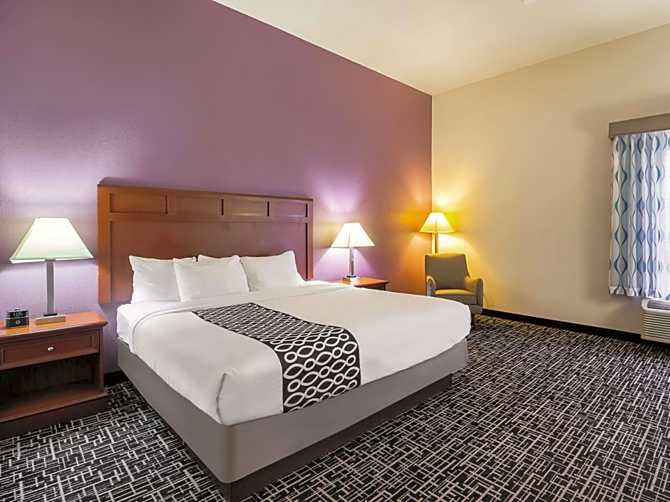 La Quinta Inn & Suites by Wyndham Bowling Green