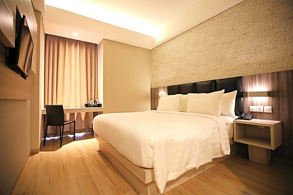 Photo 1 of 4 of Suite