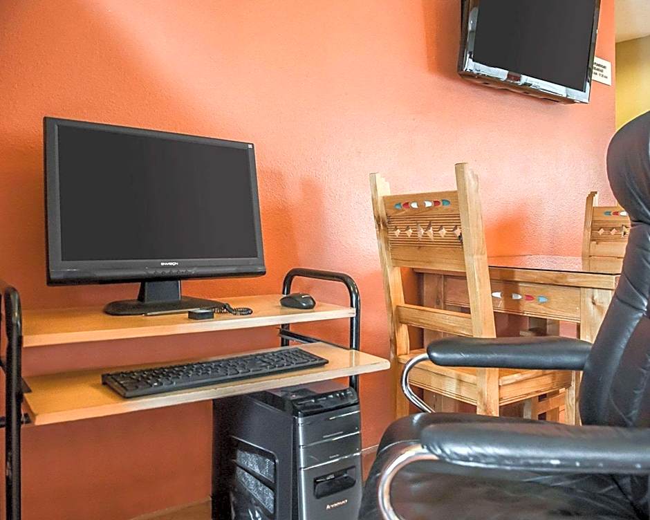 Econo Lodge Inn & Suites Santa Fe