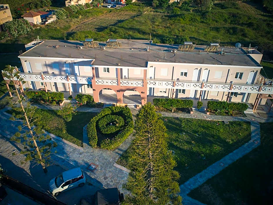 Odos Oneiron Tavronitis Bay