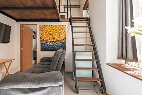 Deluxe Double Room with Shower