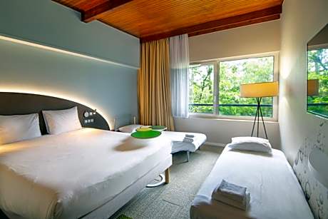 Standard Suite with 1 double bed and 2 sofa beds