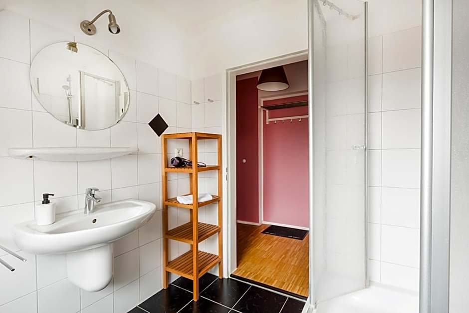 Five Reasons Hostel & Hotel