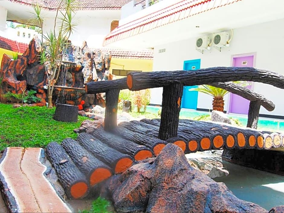 Mahkota Hotel Genteng