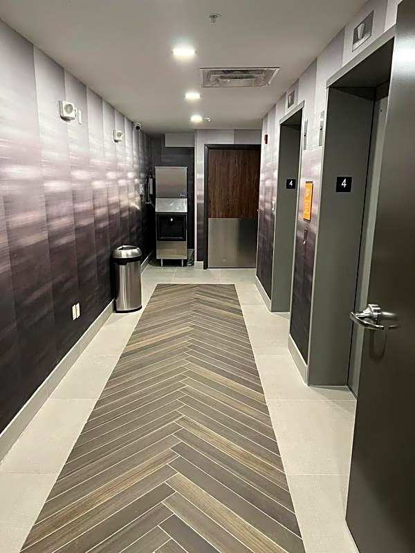 La Quinta Inn & Suites by Wyndham Manchester / Arnold AFB