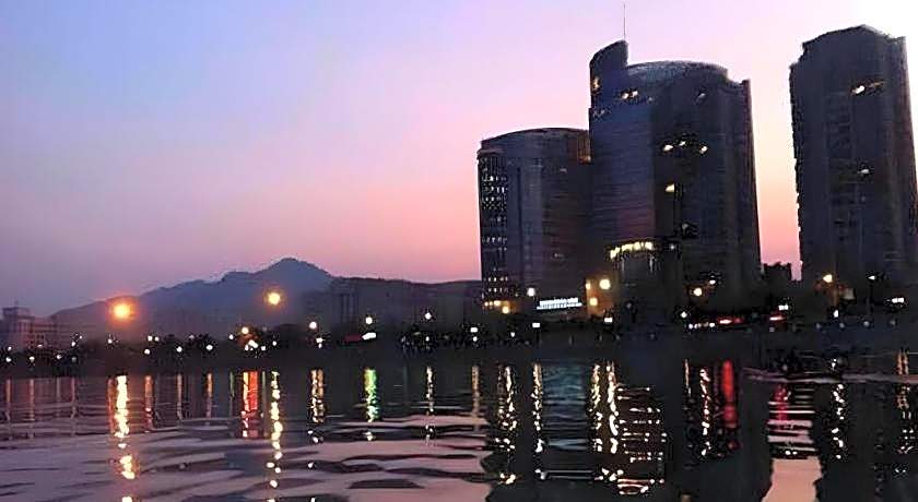 Fuyang International Trade Centre Hotel