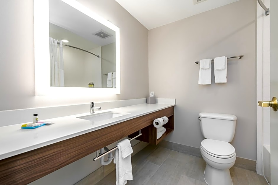 Holiday Inn Express Hotel & Suites Lagrange I-85 By IHG