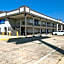 Days Inn by Wyndham Gonzales