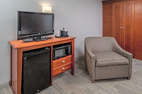 King Room with Sofa Bed - Non-Smoking