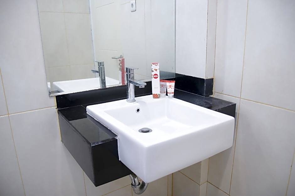 OYO 1006 Azzahra Guest House