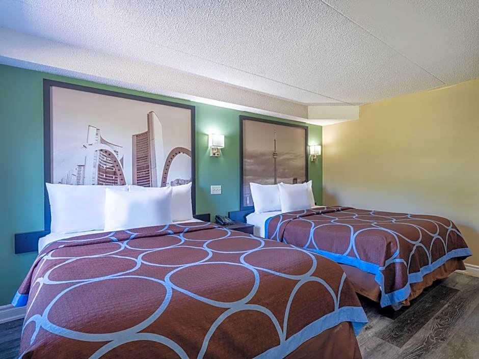 Super 8 by Wyndham Toronto East ON