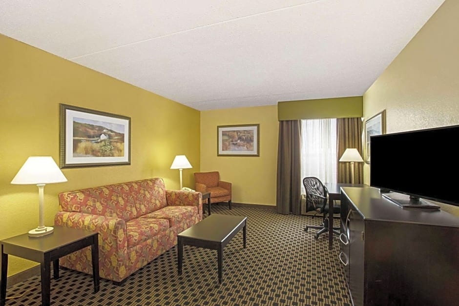 La Quinta Inn & Suites by Wyndham Salina