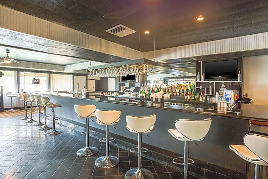 Fairmount Inn & Suites - Stroudsburg, Poconos
