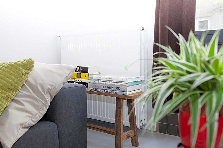 hip & stylish apartment in center, near trainstation, 15 min walk