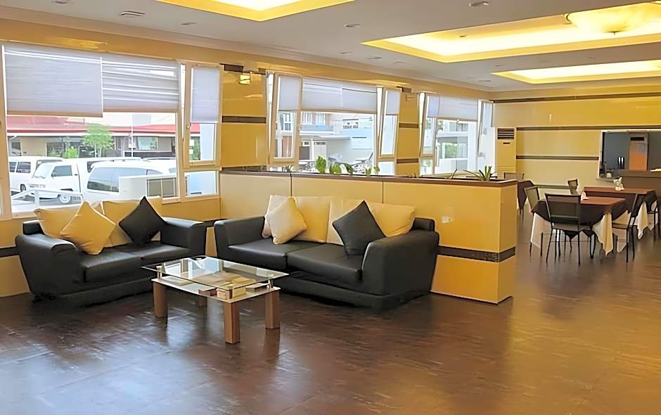 Townhouse Oak Vera Hotel Near Clark International Airport