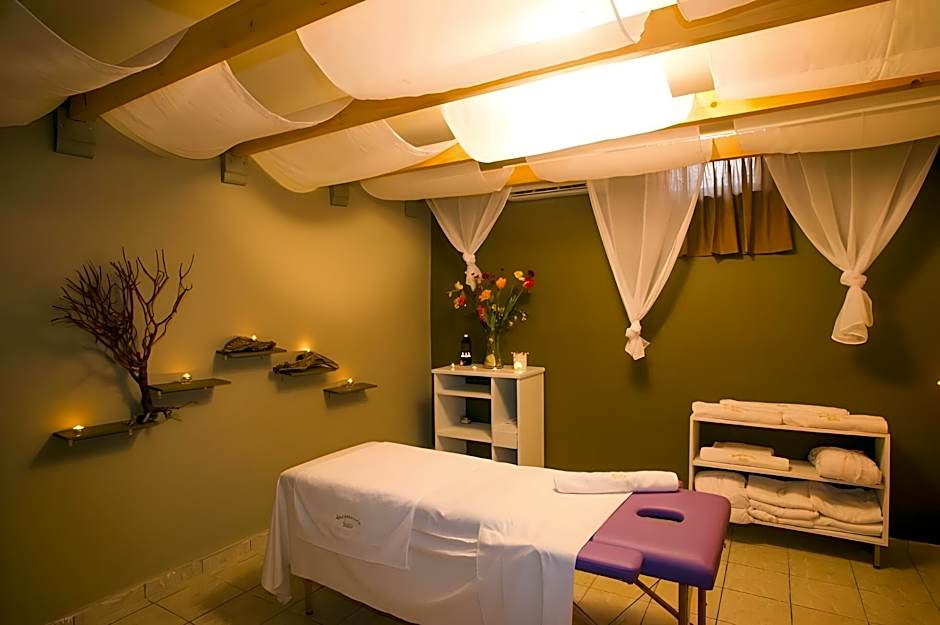 Anagenessis village hotel