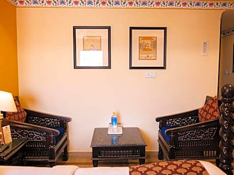 Deluxe Room with King Bed - Non-Smoking