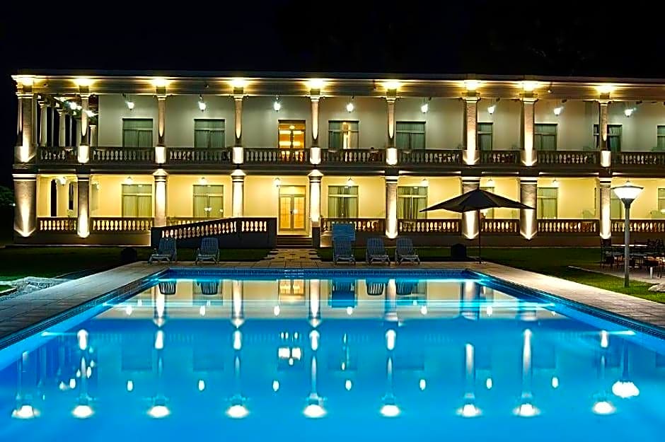 Howard Johnson Sierras Hotel and Casino