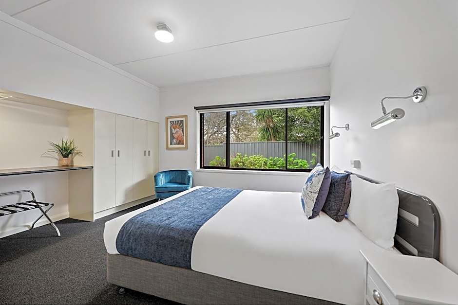 Hamilton Lakeside Motel