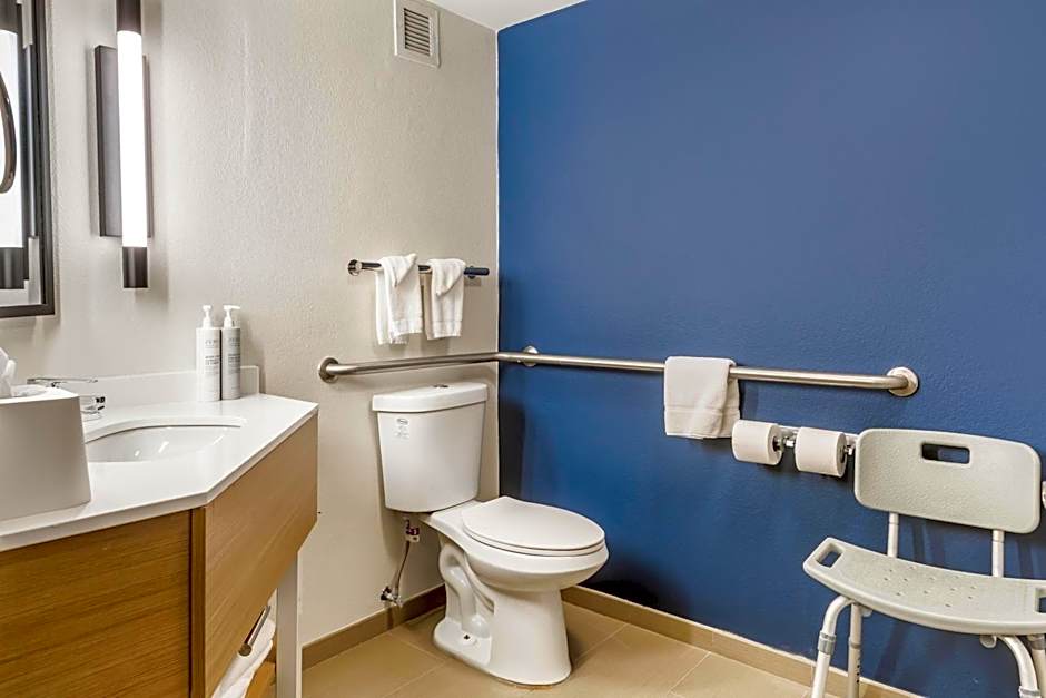 Spark by Hilton Atlanta Airport South College Park