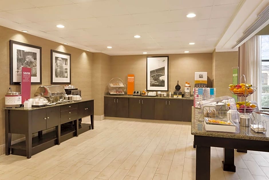 Hampton Inn & Suites Birmingham Airport Area
