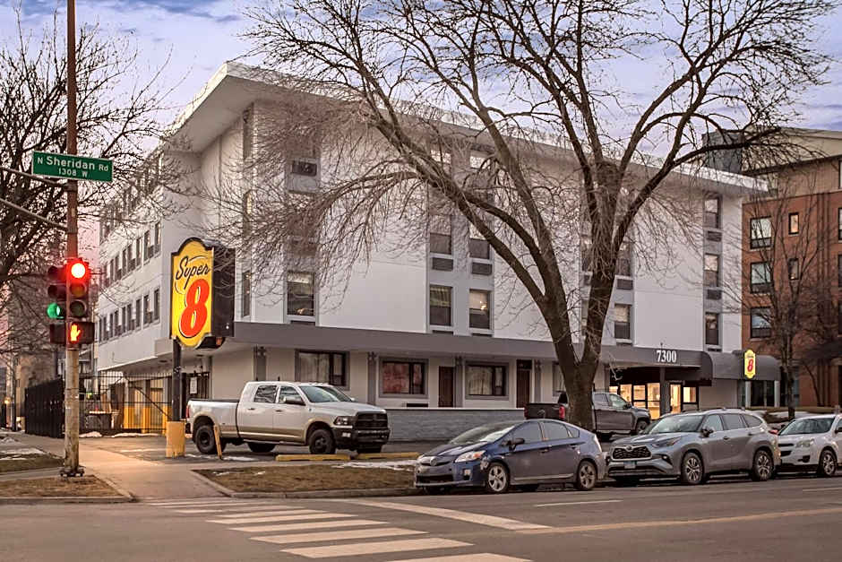 Super 8 by Wyndham Chicago IL