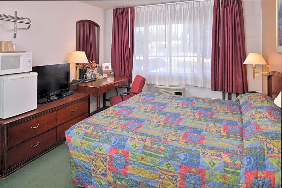 Maverick Motel - Modern Renovated Motel