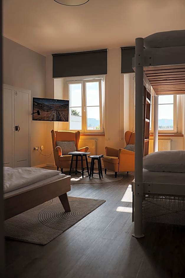 ART Hostel & Apartments