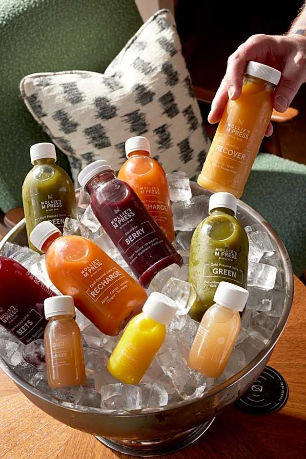 Mollie's Motel & Diner Bristol