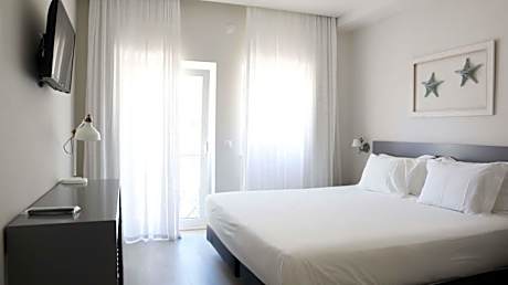 Double Room with Side Sea View and Balcony