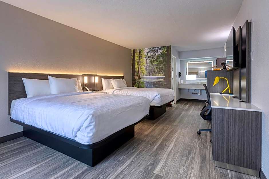 Clarion Pointe Decatur Downtown