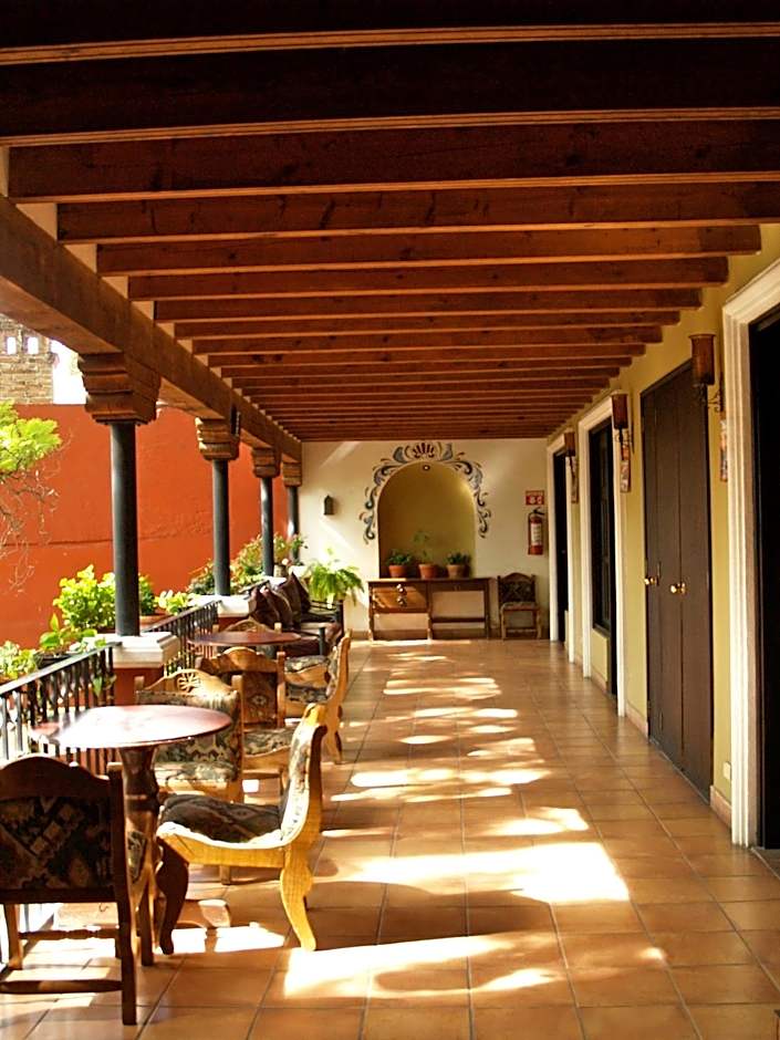 Hotel Ana Catalina and Suites