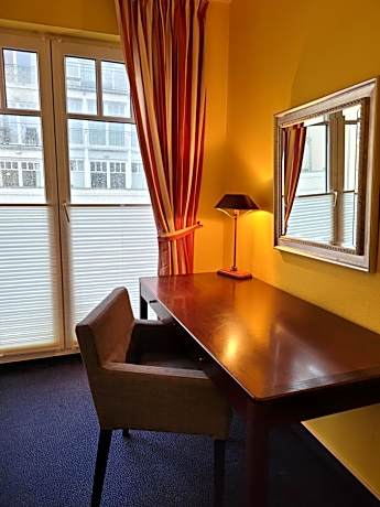 One-Bedroom Apartment with Balcony