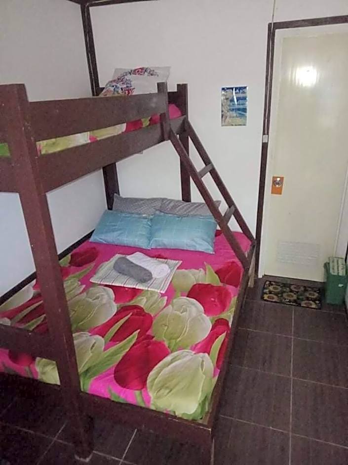el nido mama hostel
