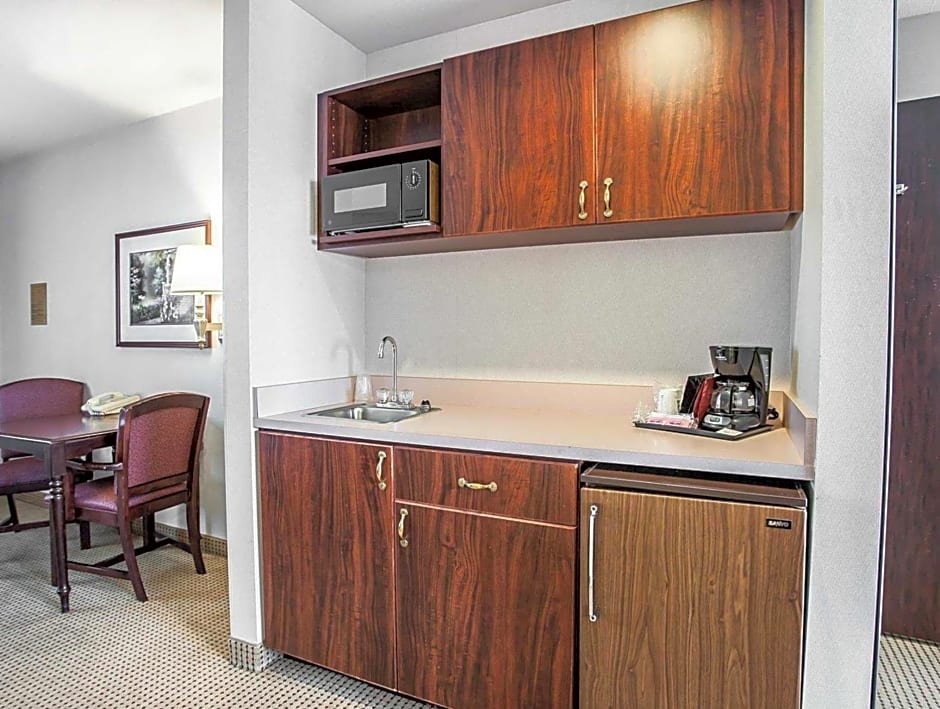 Quality Inn Grand Suites Bellingham