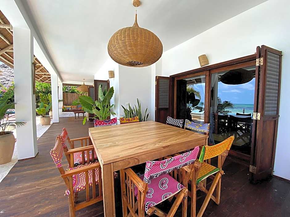 Joya' Beach Suites & Villa