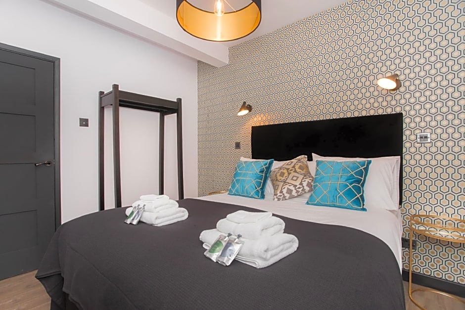 Locksbrook Lodge - Hot Tub - Spacious Outdoor Space