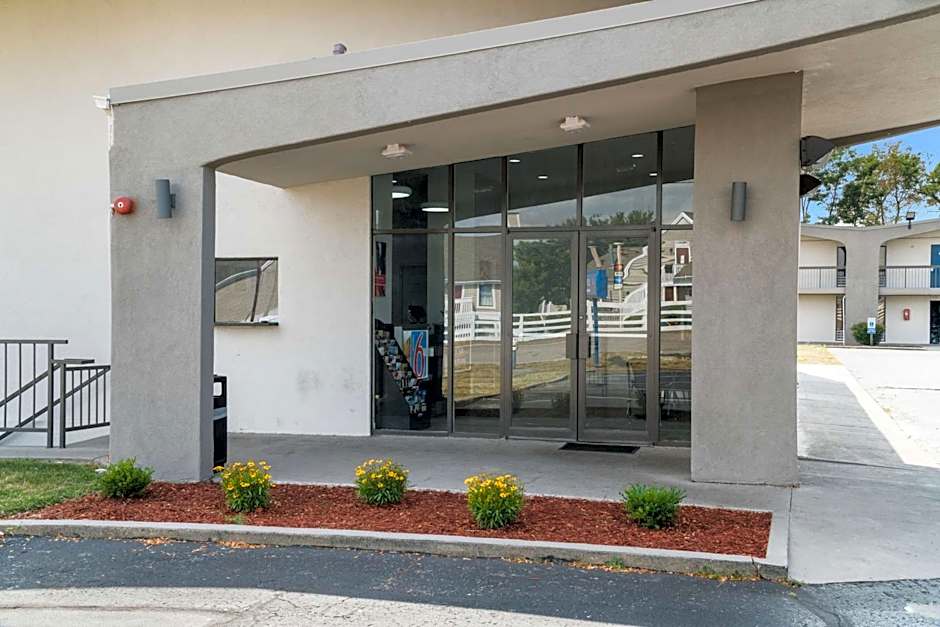 Motel 6-Lexington, KY - Airport