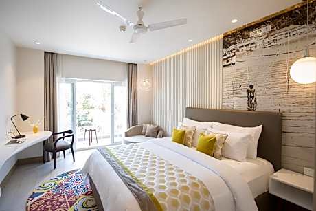 Luxury Lake View King