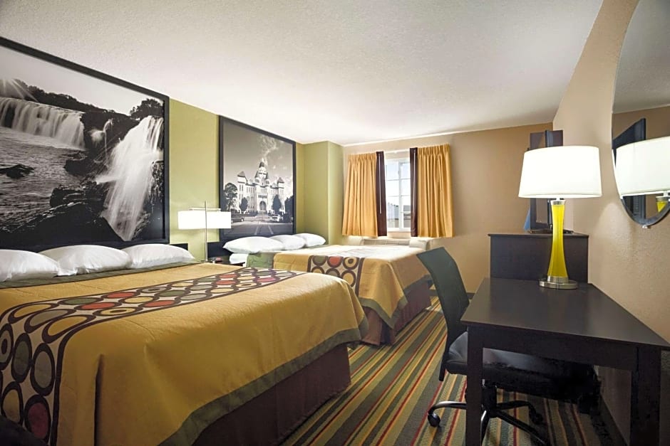 Super 8 by Wyndham Joplin