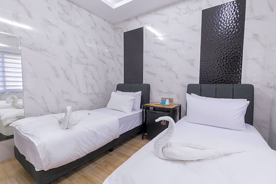 Lee Luxury Home, USM Penang